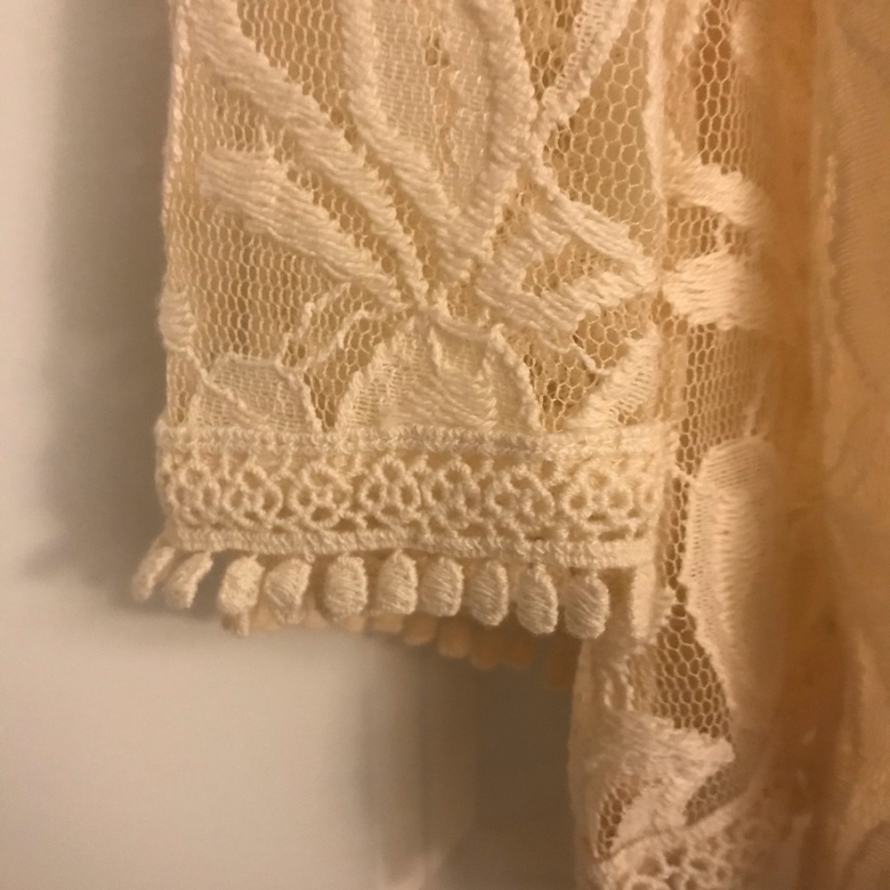 Forever 21 long lace kimono - Picture 4 of 5